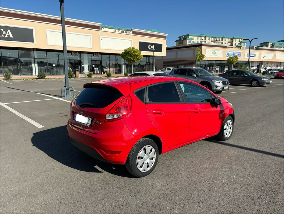 Ford Fiesta Model 2015 1,2 Benzina Usor Avariat / Lovit