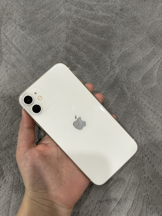 iPhone 11 в белом цвете