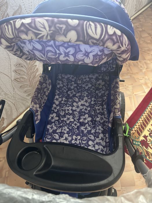 Продам детскую коляску и манеж деревянный