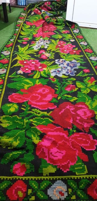 Carpete de perete vechi lucrate manual !!stare perfecta!