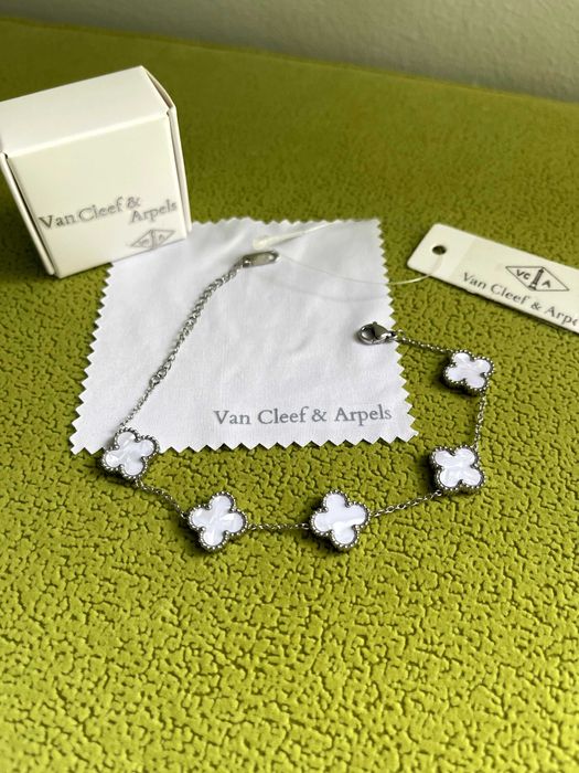 бяла гривна ван клиф van cleef с детелина от бял седеф с кутийка