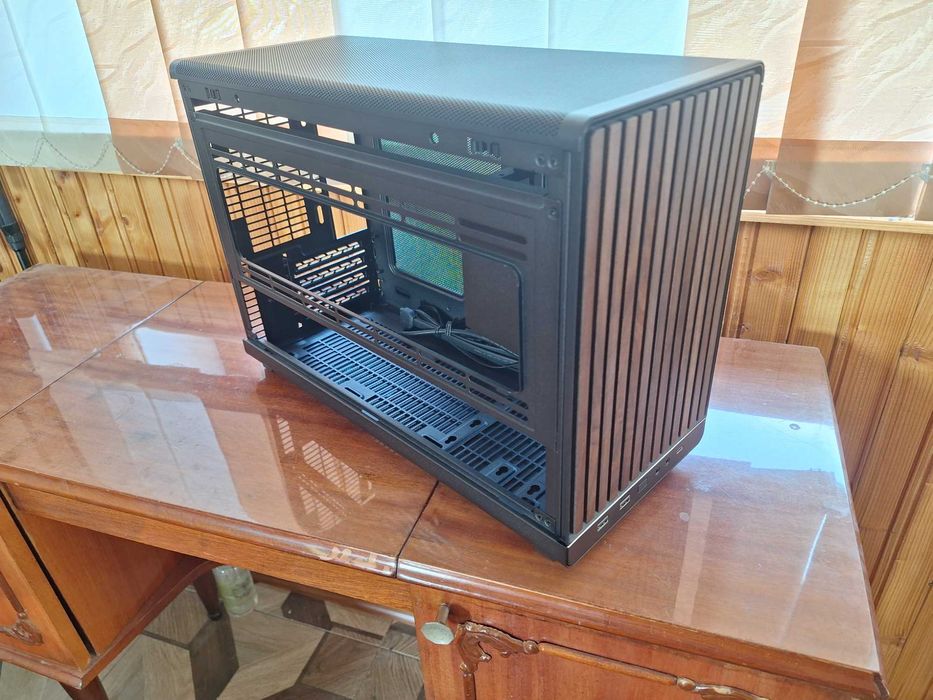 Carcasa Lian Li DAN A3 Wood edition Black, noua/nefolosita- REZERVATA