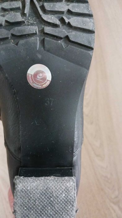 Дамски боти на ток