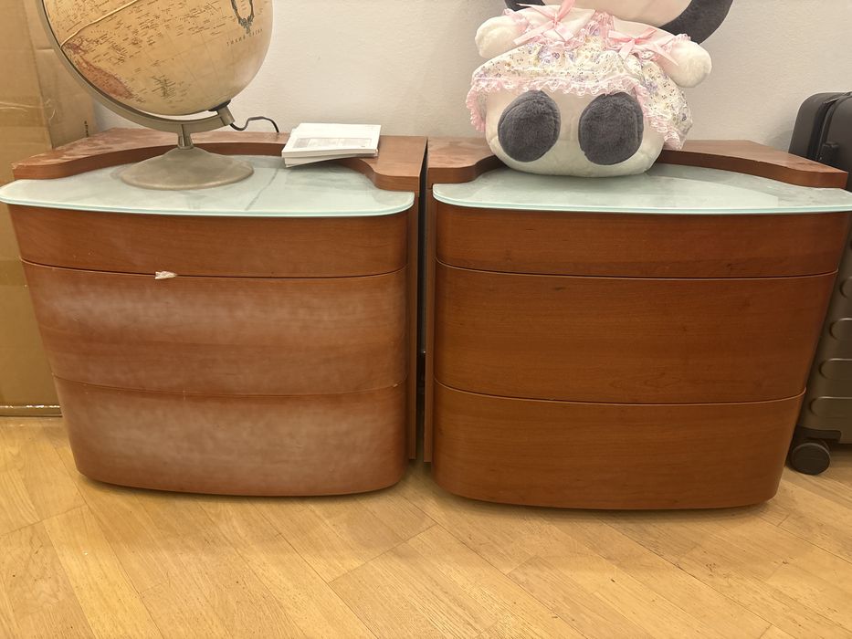 Прикроватные тумбочки