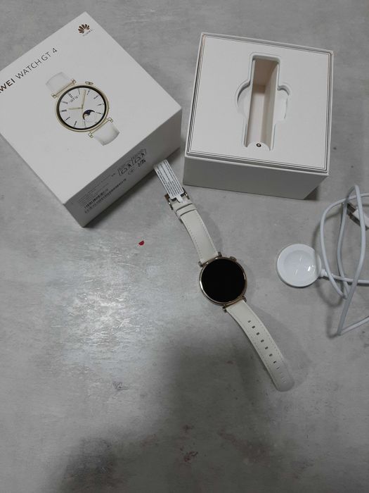 Смарт часовник HUAWEI WATCH GT 4 , 41 MM, НОВ