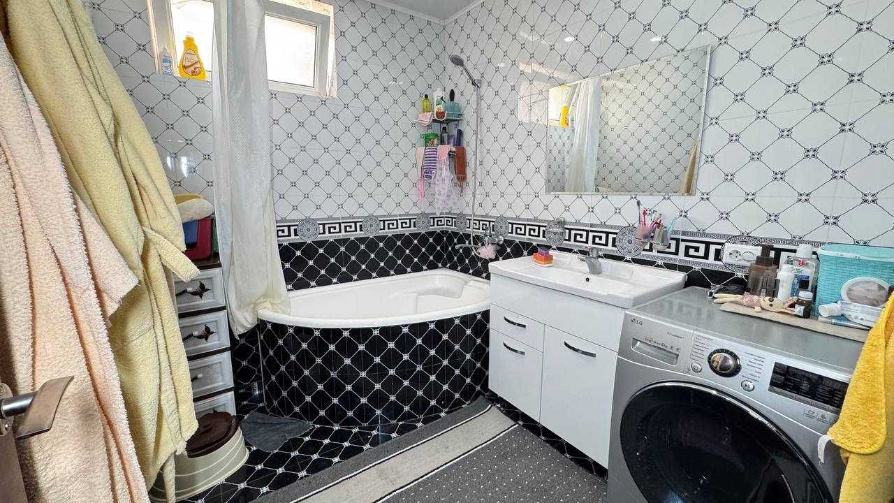 Медиапарк 3 хонали янги қурилган квартира сотилади. ID: 1195