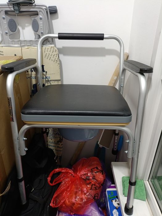 Кресло мини-туалет! В коробке! Сборная.