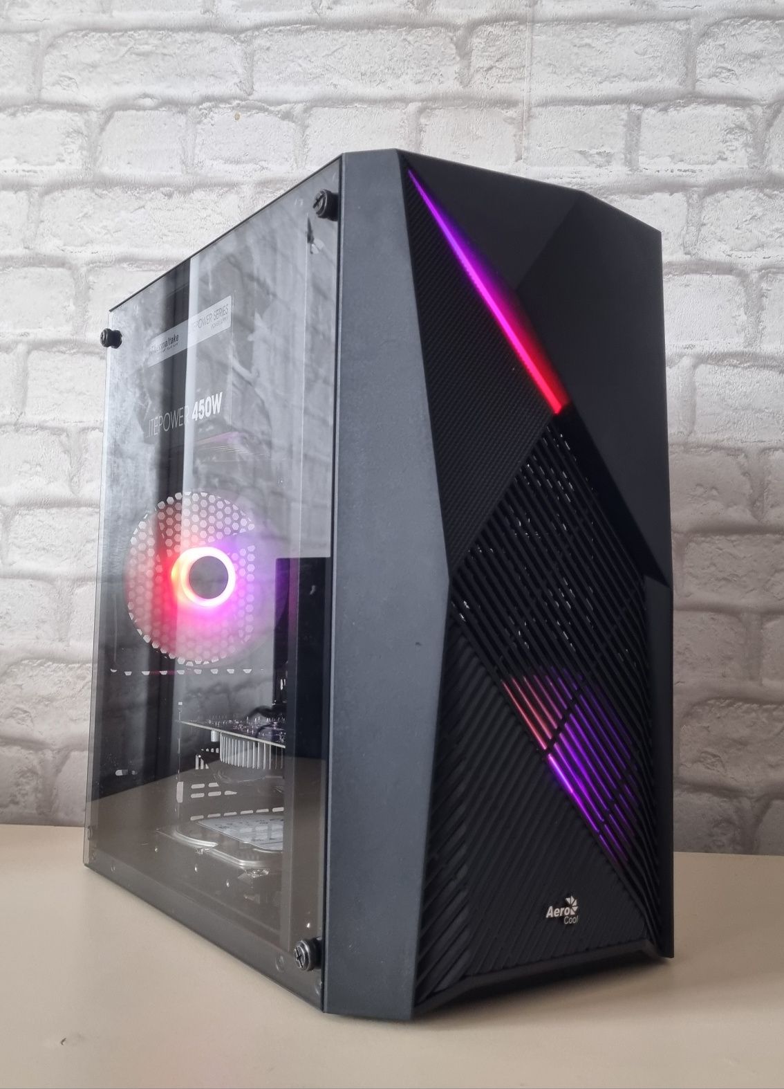 Unitate PC: i5 4670/16GB RAM/GT 740 2GB GDDR5/256GB SSD/1TB HDD/ARGB