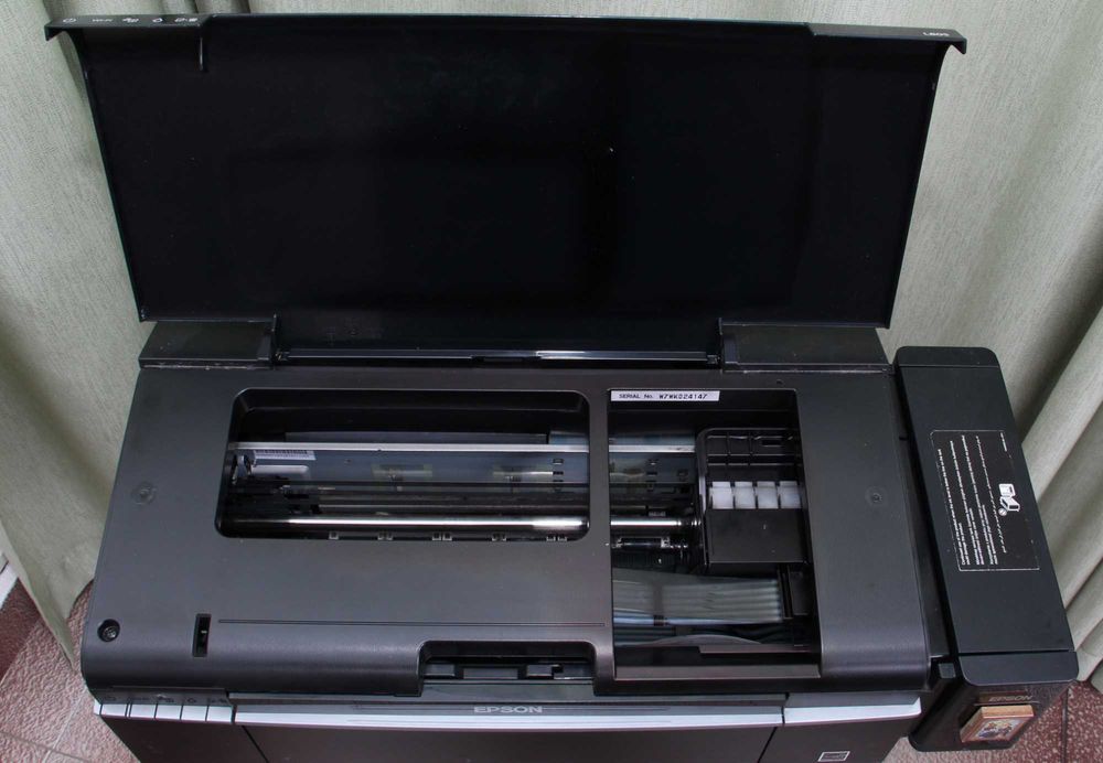 Продавам принтер epson l805