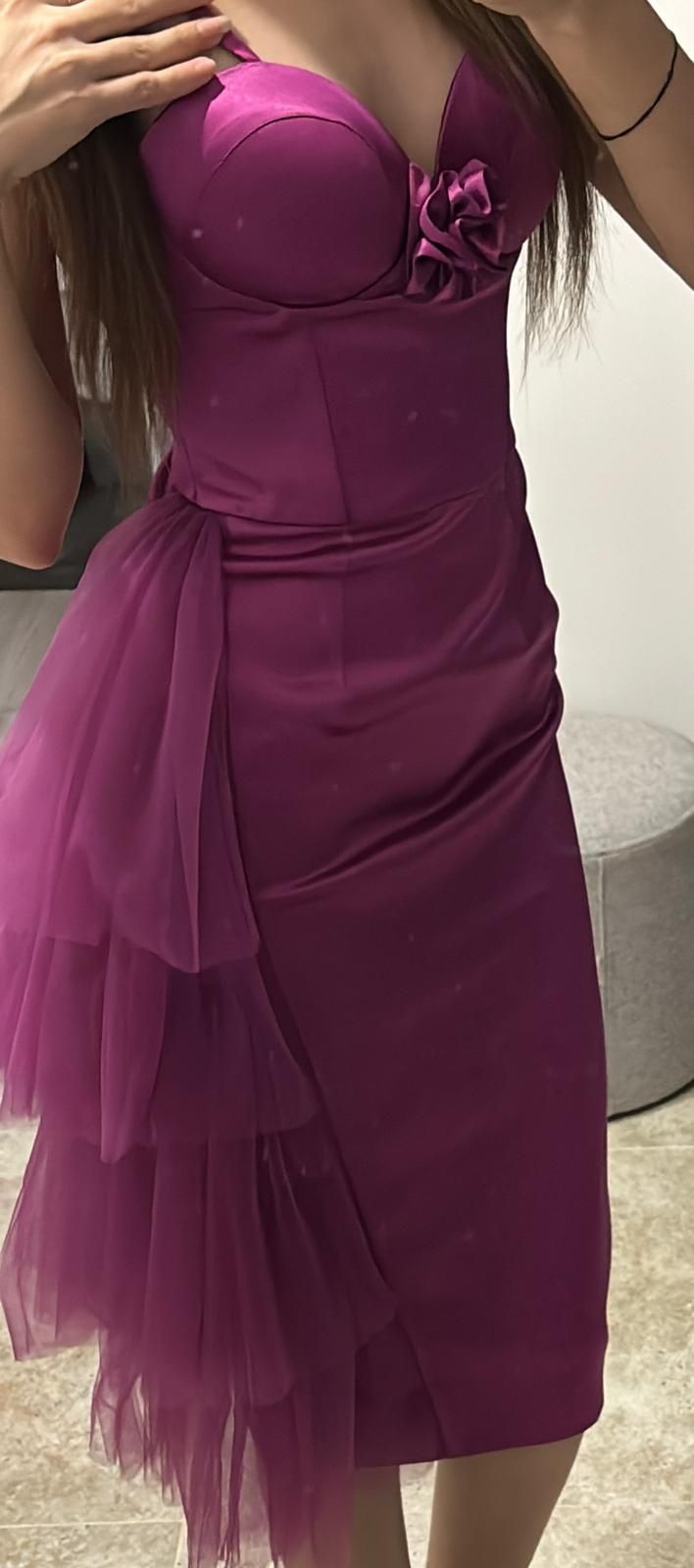 Rochie atelier deluxe mărimea xs