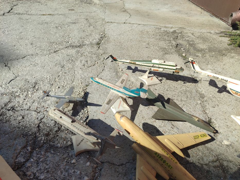 3 бр ретро детски игри и модели на самолети и хеликоптери