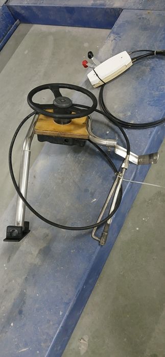 Volan + consola barca