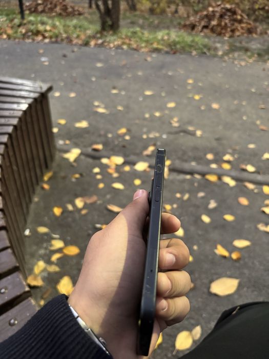 Продается айфон 15
