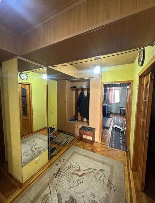 Продается 4х комнатная ул.Бобура