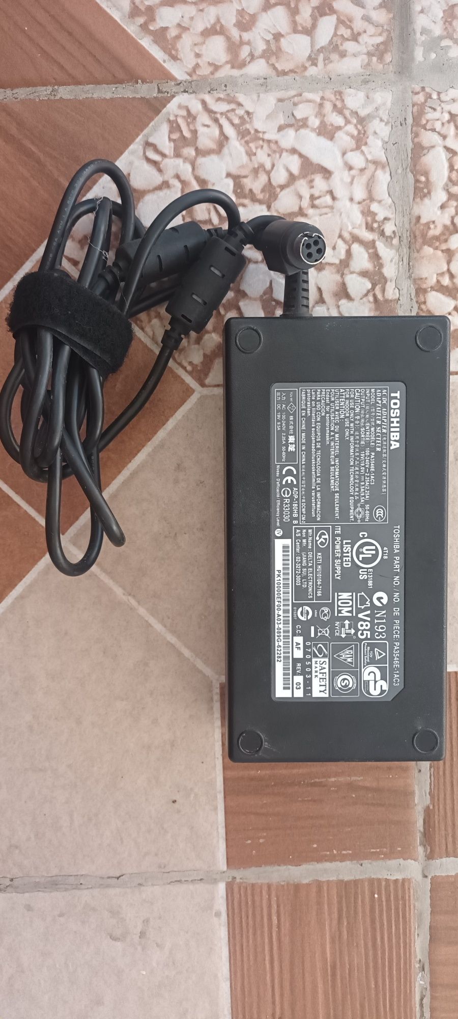 Incarcator toshiba qosmio 19v 9.5a mufa rotunda 4 gauri