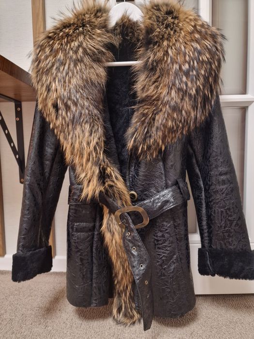 Продам дублёнку натуральная кожа и мех воротник писец