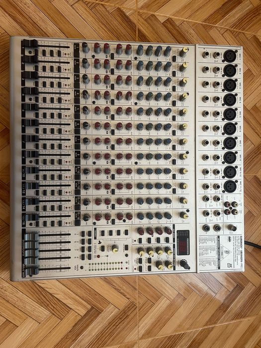 Mixer audio Behringer Eurorack UB 2442 FX Pro