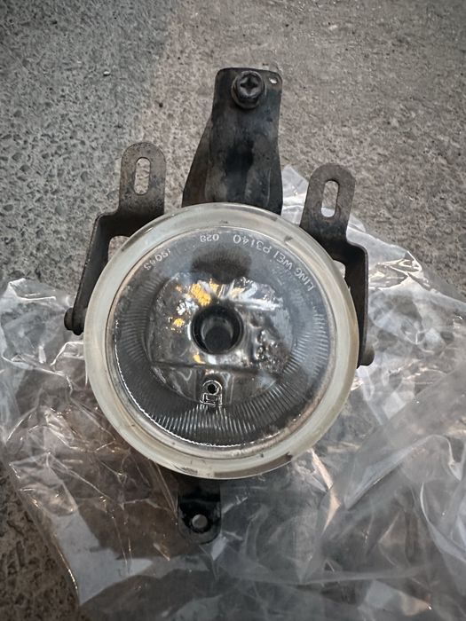 Туманка на митсубиси паджеро 3 рестайл