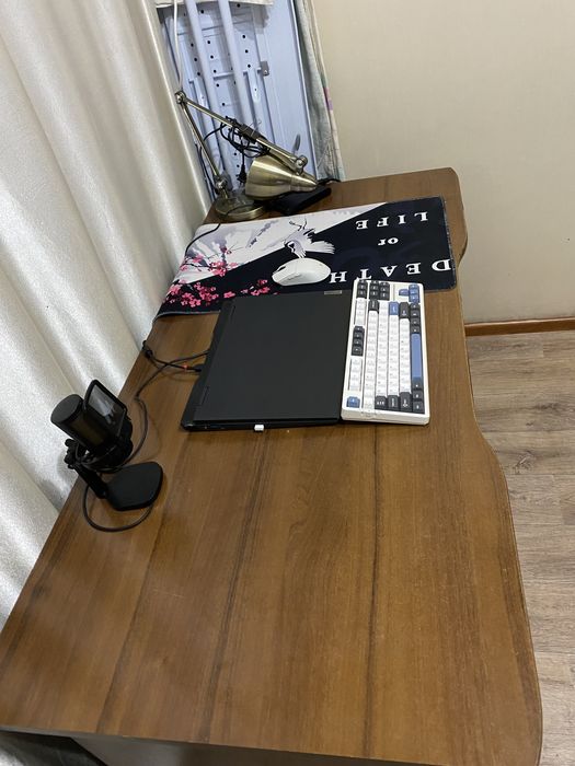 Рабочий стол в отличном состоянии