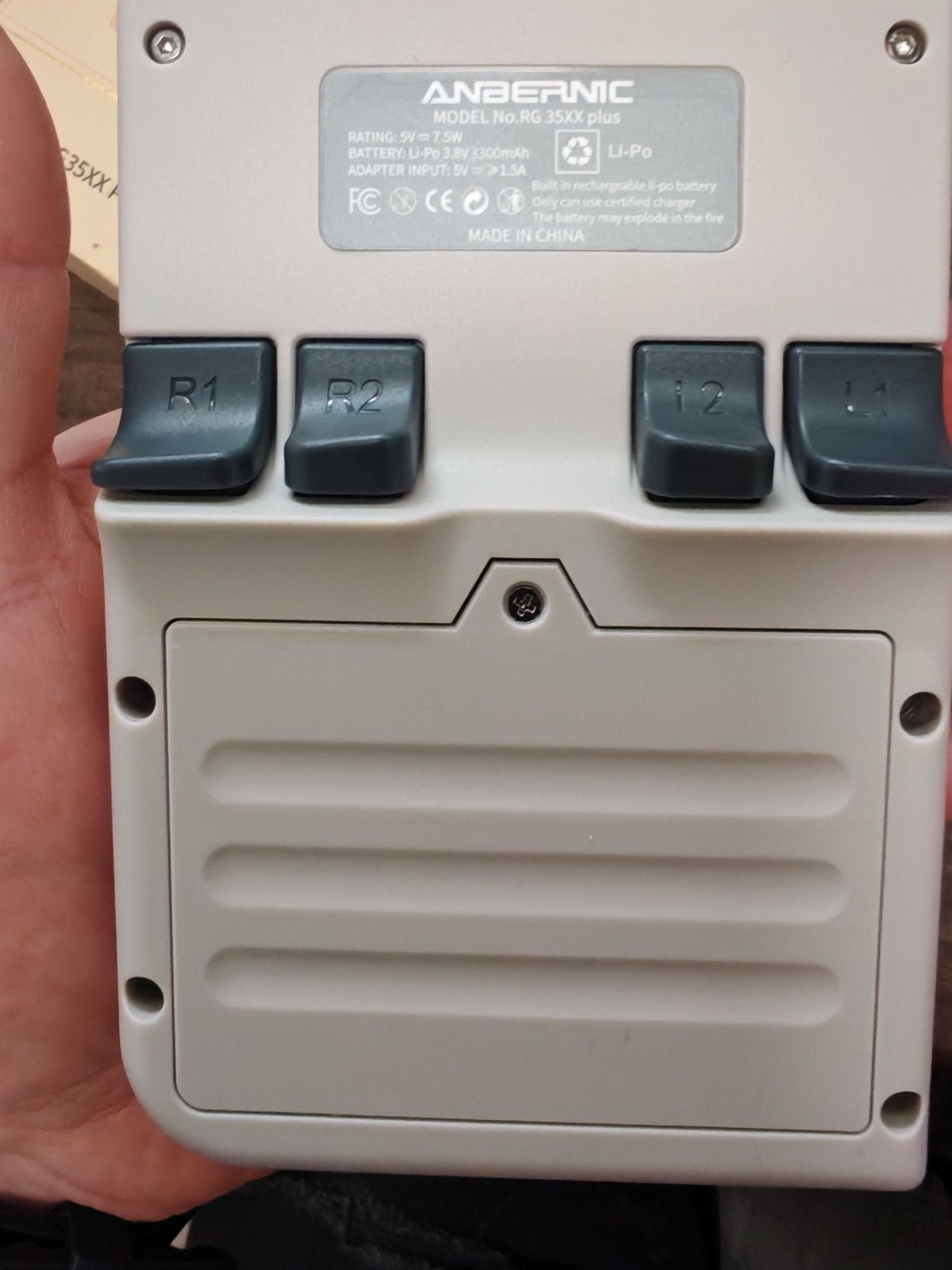 Anbernic rg35xx plus конзола за ретро игри
Конзплата