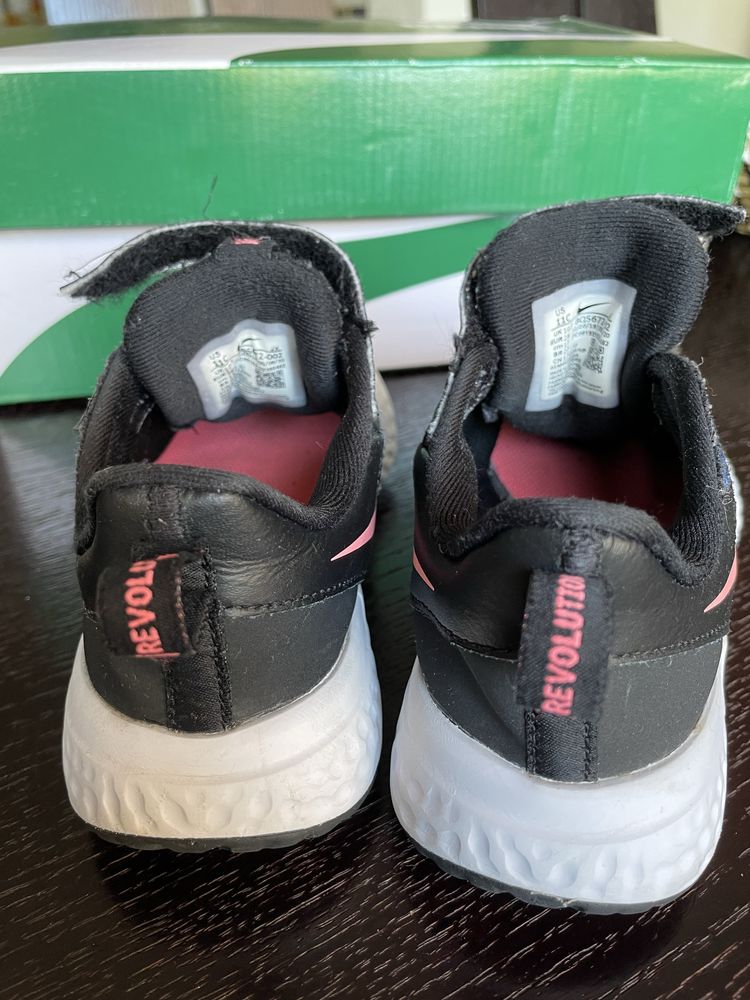 Nike—(size-28)
