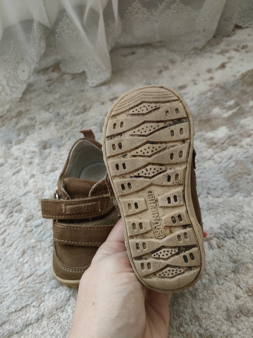 Обувь детска в отличном состоянии