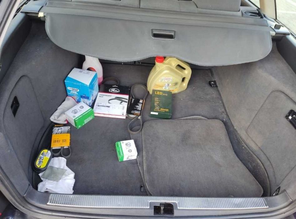 Планка  кора в багажникка за Ауди А 4/Audi A4 B5 1997--2000г КОМБИ.
