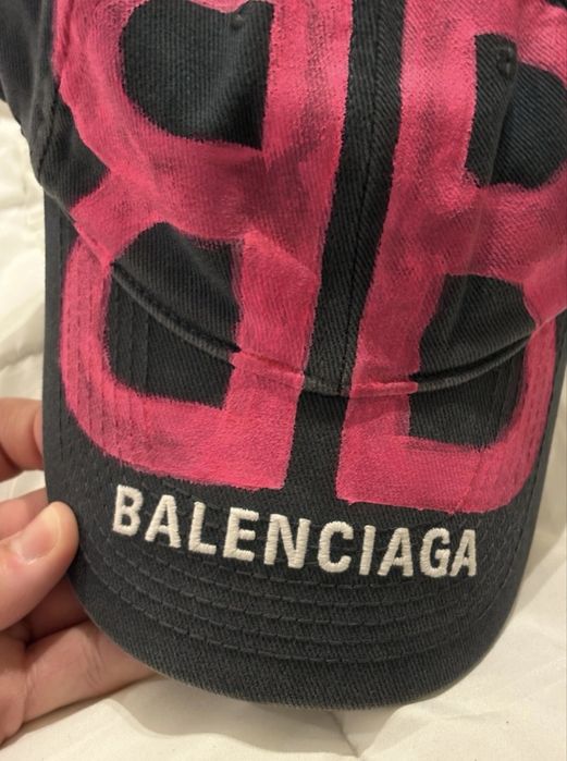 Шапка с козирка Balenciaga