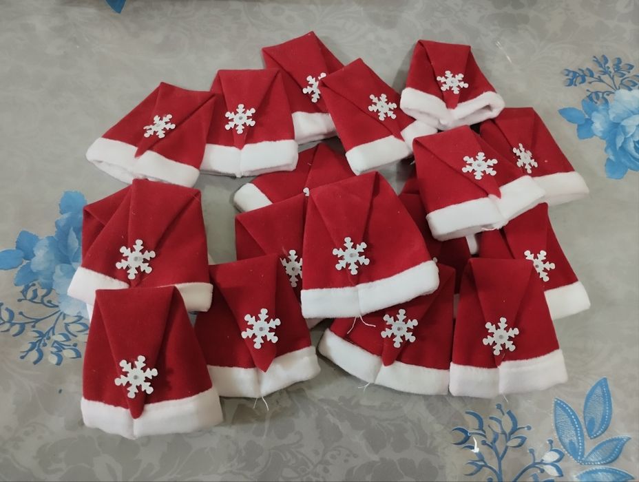 Новогодние мини-шапочки для декора стола и поделок, 10 штук-700 тг