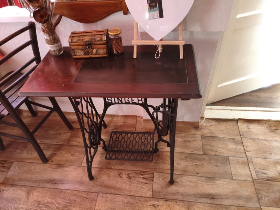 Маса от машина Сингер Singer