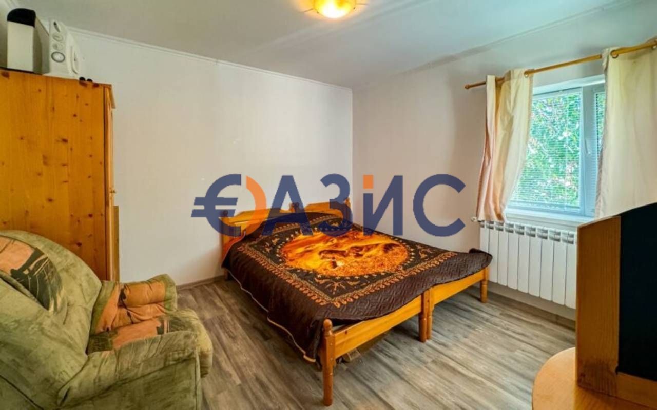 Къща с 2 спални, 129 кв.м. + 1320 кв.м. двор, с. Хаджи Димитър, област