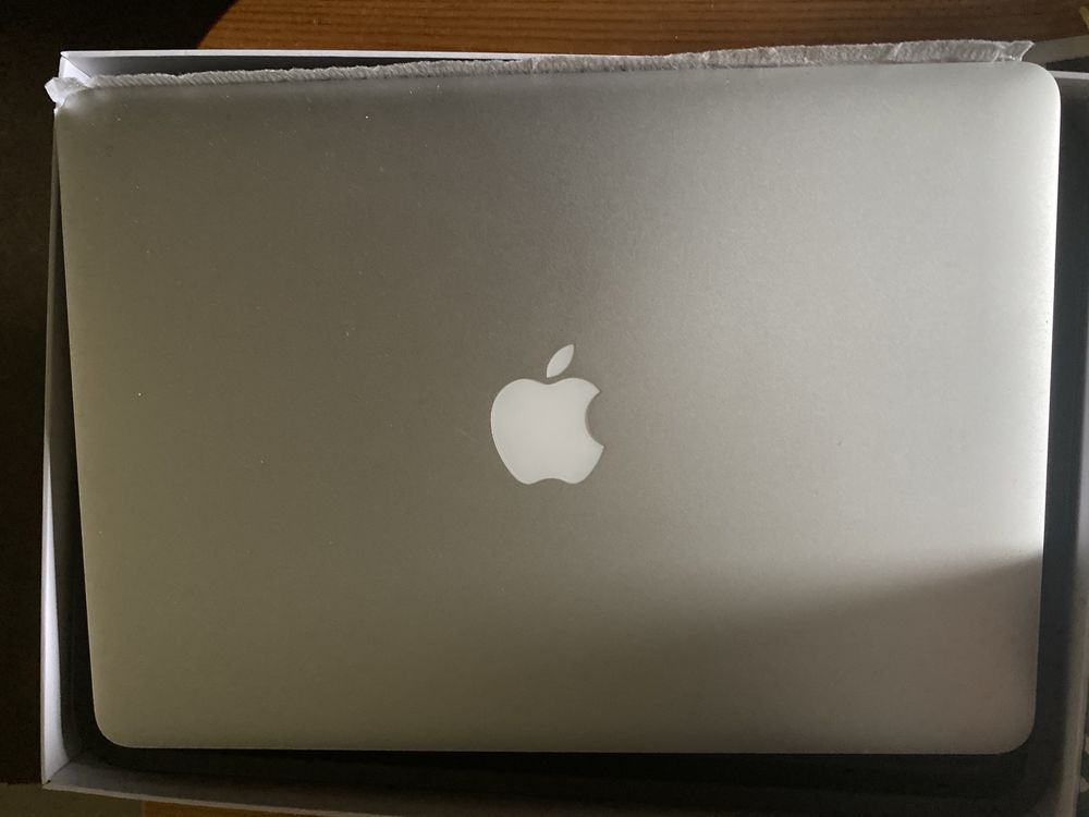 Лаптоп Apple MakBook Air