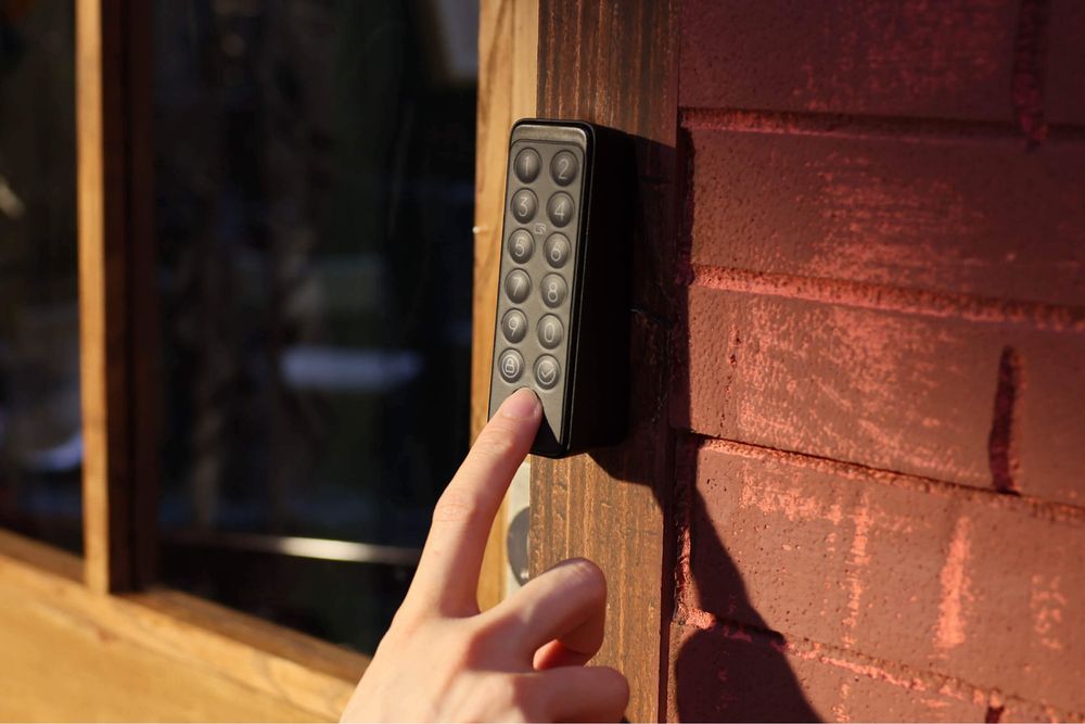 Продавам чисто нов SwitchBot Keypad Touch