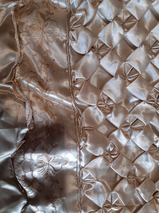 Продавам покривало за легло