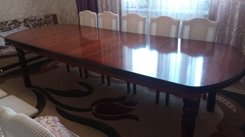 Стол 50 000 в хорошем состоянии