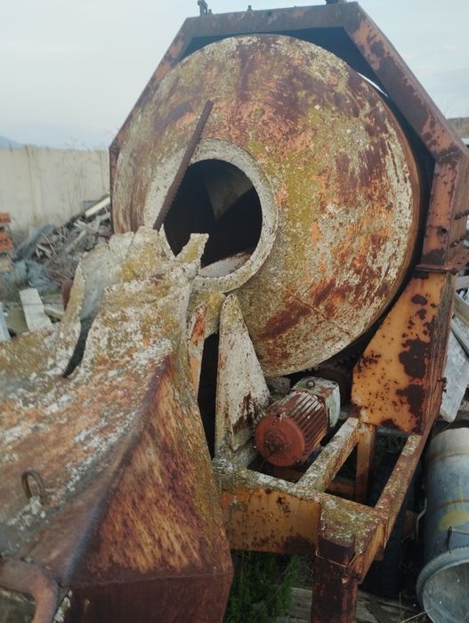 Продавам Бетонобъркачка