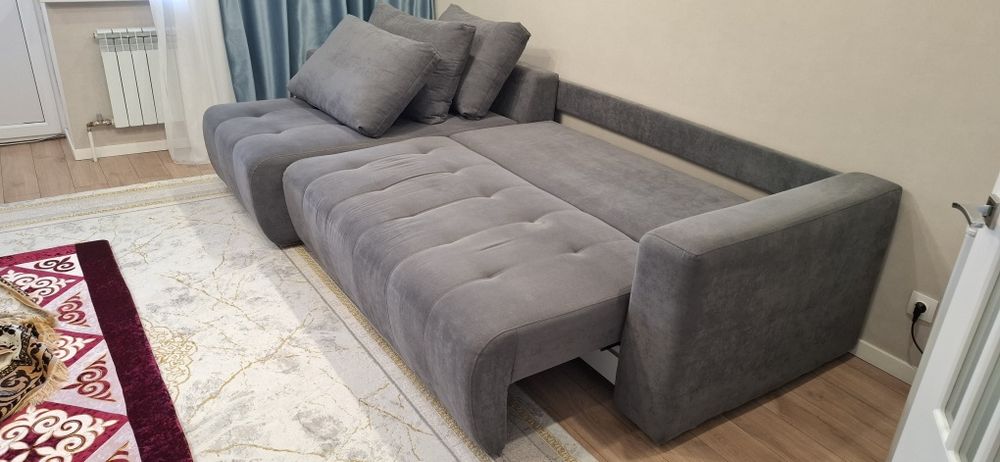 Мягкий уголок диван