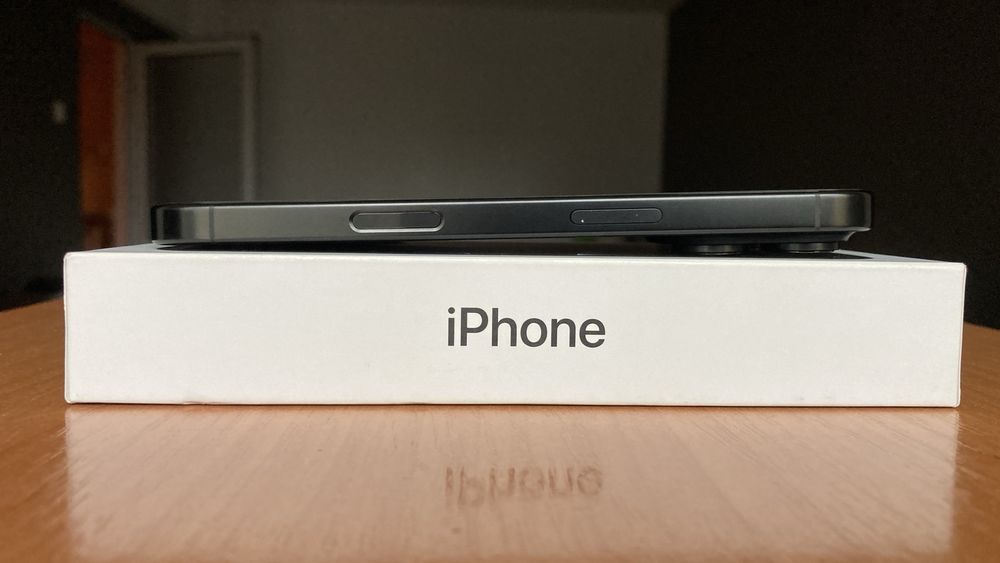 Vand iPhone 16 Pro Black