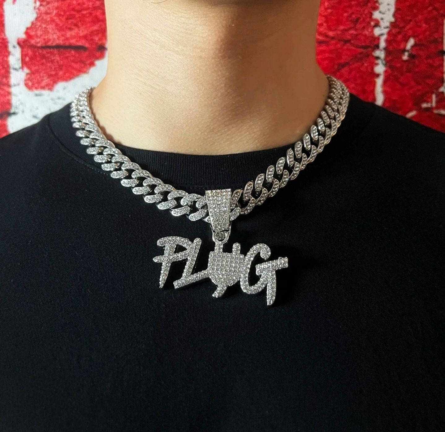 Lant Cuban Chain Iced Out cu pandantiv " Plug '',