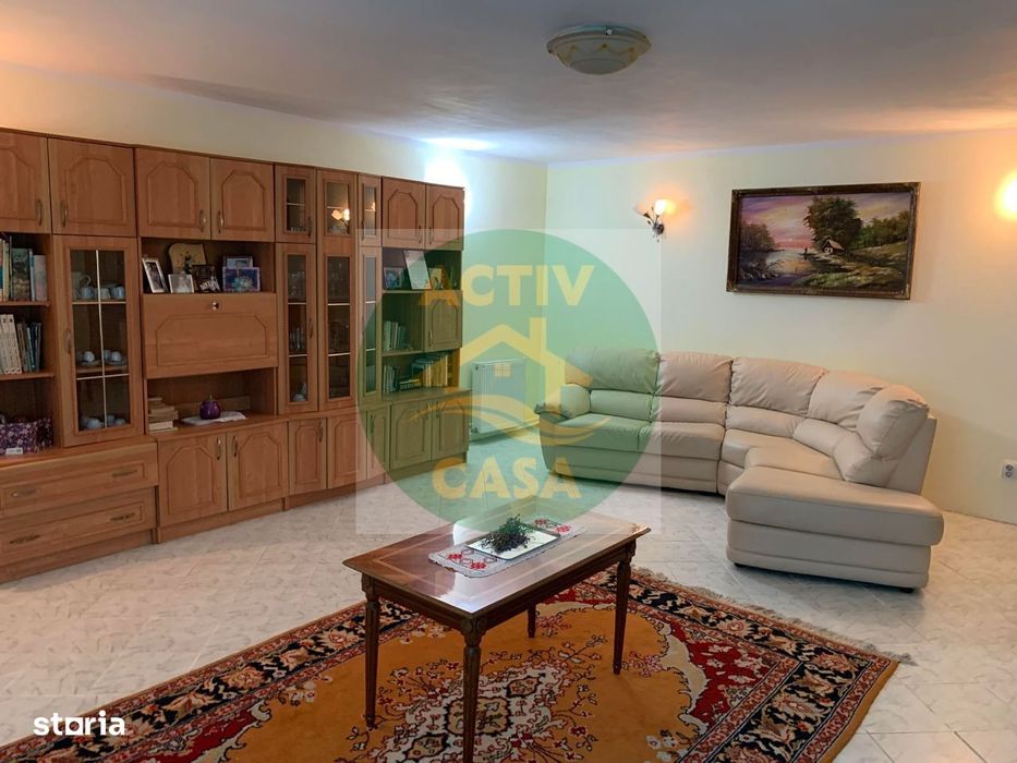Casa situata la 4 minute de Roman
