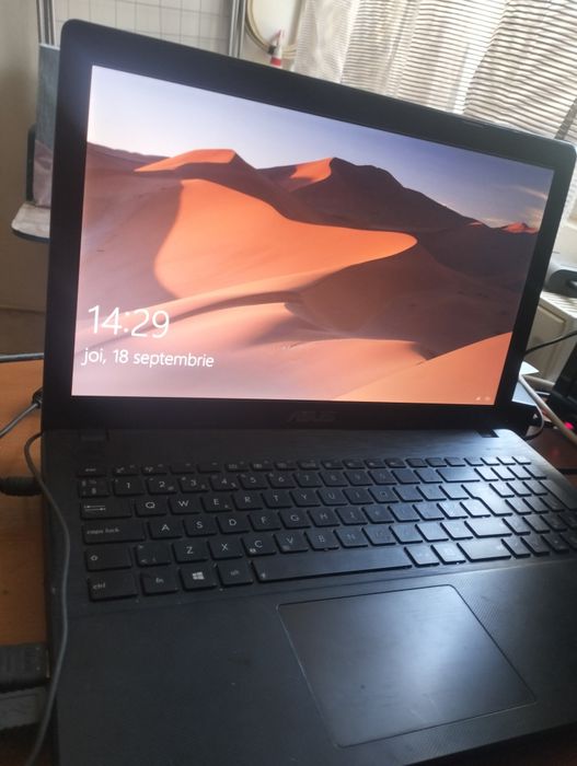 Vând sau schimb Laptop Asus