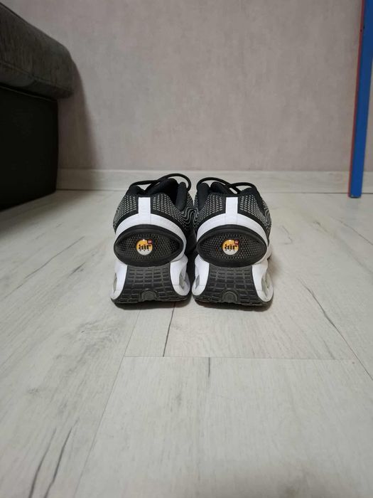 Мъжки маратонки NIKE AIR MAX DN