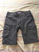 Vând pantaloni muncă HELLY HANSEN mărimea C 54