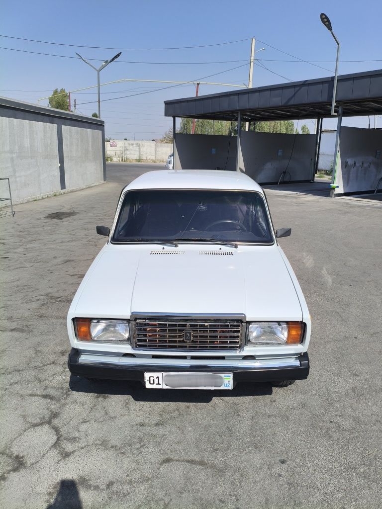 Vaz Lada 2107 sotiladi