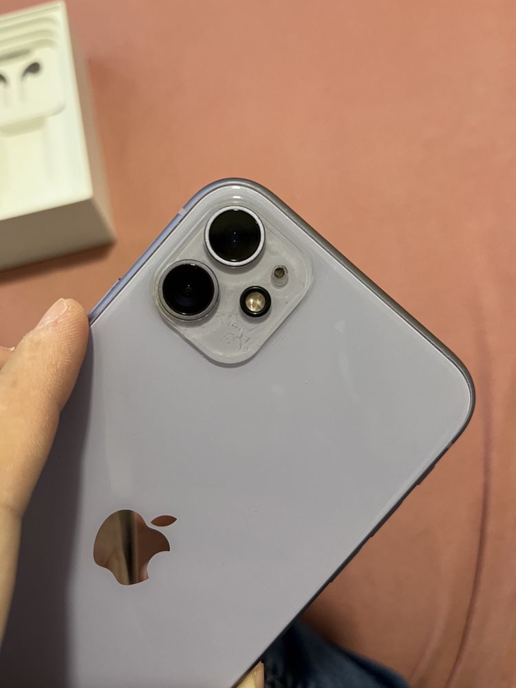 iPhone 11 128 GB отлично състояние