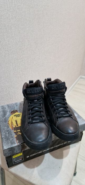 Продам зимние ботинки