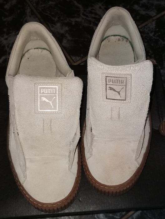 Vând pantofi sport Puma