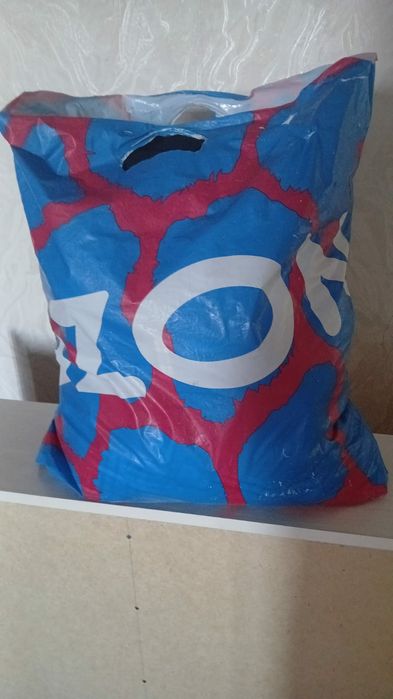 Отдам вещи на мальчика 3-5 лет.