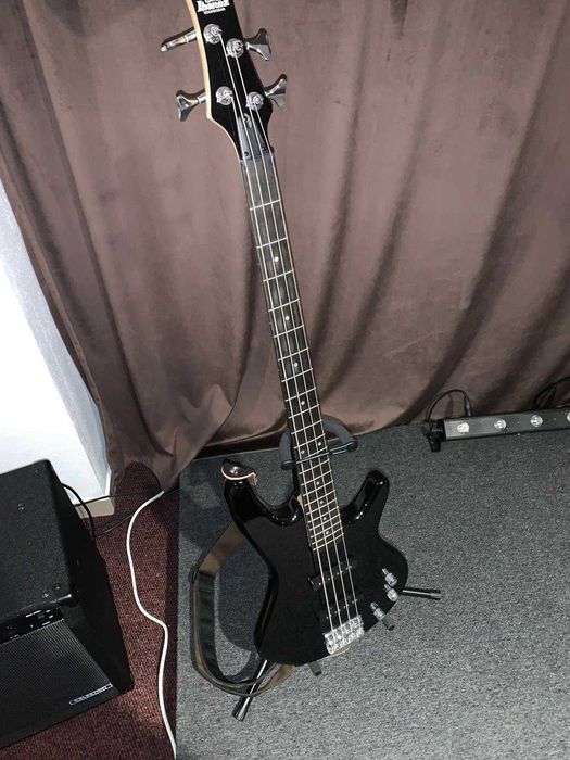 Chitara bass Ibanez + boxa Harley Benton