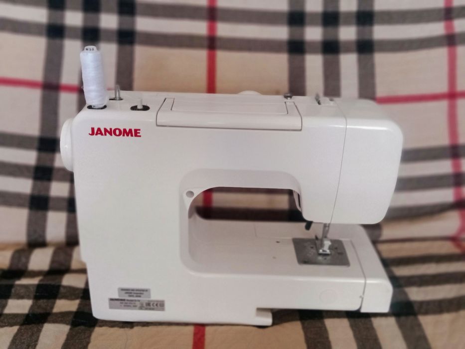 Швейная машинка Janome